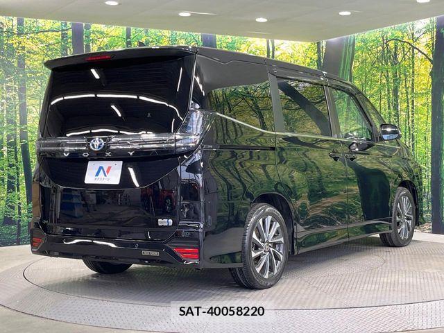 Toyota VOXY HYBRID 2022-07 7021876-17