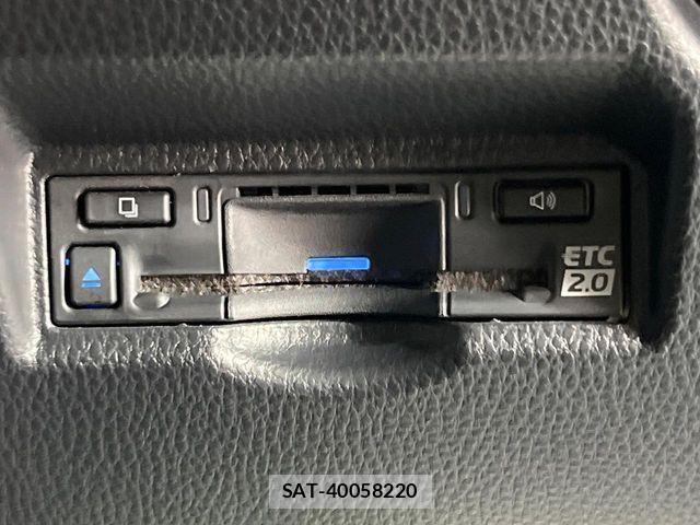 Toyota VOXY HYBRID 2022-07 7021876-6