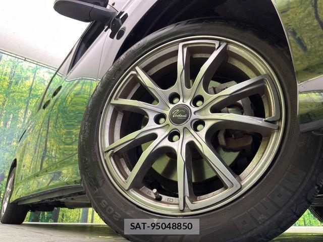 Toyota VOXY HYBRID 2022-04 7061355-13