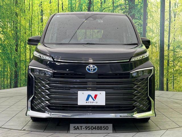Toyota VOXY HYBRID 2022-04 7061355-14