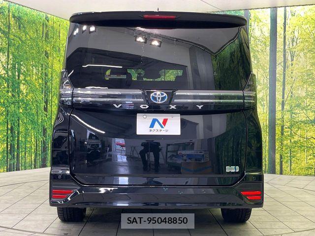 Toyota VOXY HYBRID 2022-04 7061355-15