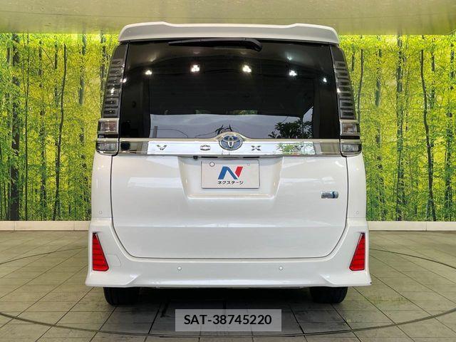 Toyota VOXY HYBRID 2021-06 7061359-15