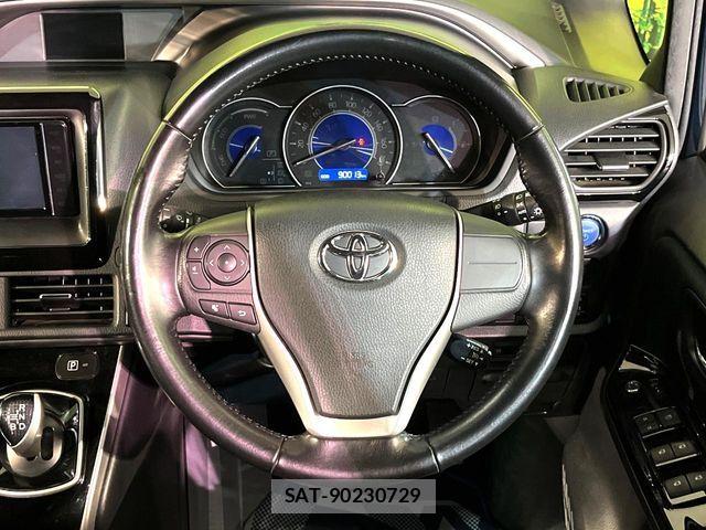 Toyota VOXY HYBRID 2019-01 7061364-11
