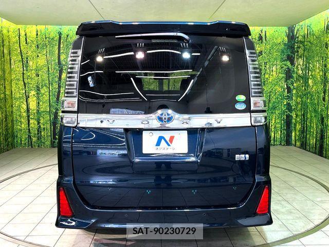 Toyota VOXY HYBRID 2019-01 7061364-15