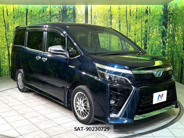 Toyota VOXY HYBRID 2019-01 7061364-16