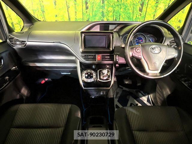 Toyota VOXY HYBRID 2019-01 7061364-1