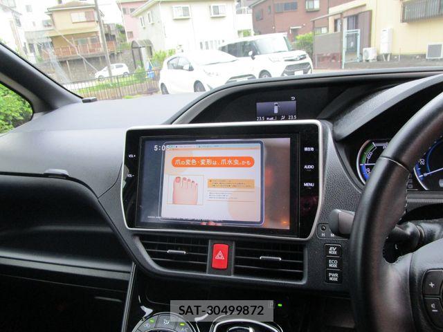 Toyota VOXY HYBRID 2016-10 7061362-14