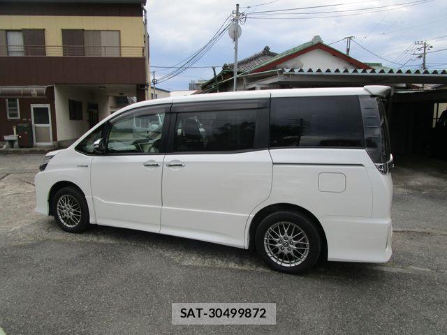 Toyota VOXY HYBRID 2016-10 7061362-4