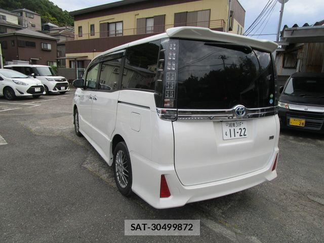 Toyota VOXY HYBRID 2016-10 7061362-5