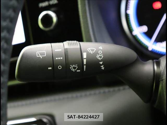 Toyota VOXY HYBRID 2024-08 7061356-17
