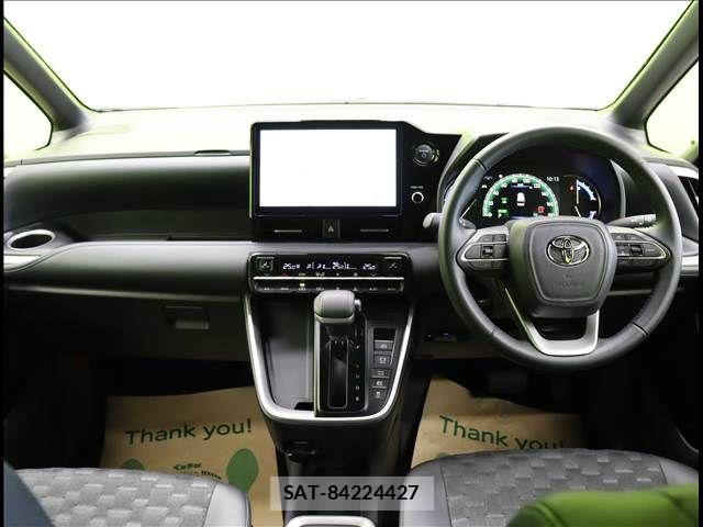 Toyota VOXY HYBRID 2024-08 7061356-1
