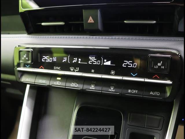 Toyota VOXY HYBRID 2024-08 7061356-19