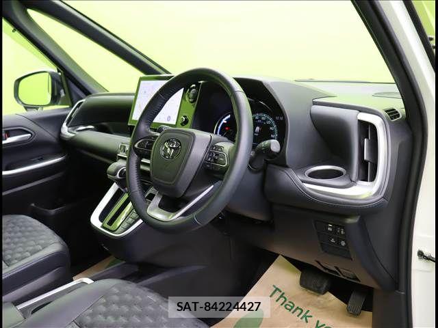 Toyota VOXY HYBRID 2024-08 7061356-22