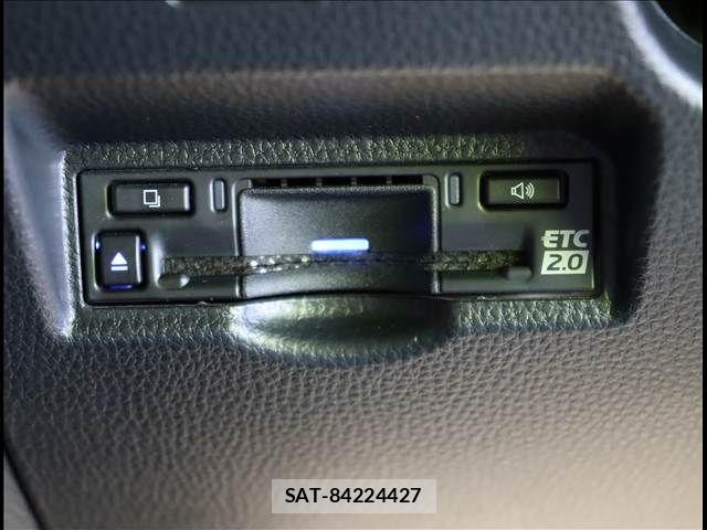 Toyota VOXY HYBRID 2024-08 7061356-7
