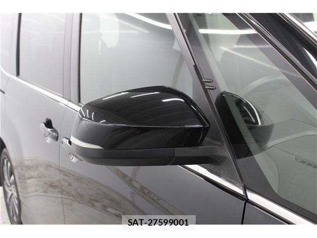Toyota VOXY HYBRID 2022-04 7061358-9