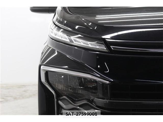 Toyota VOXY HYBRID 2022-04 7061358-11
