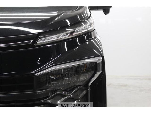 Toyota VOXY HYBRID 2022-04 7061358-14