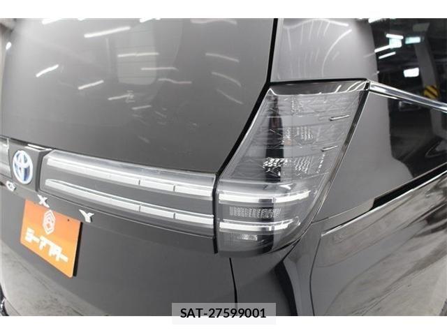 Toyota VOXY HYBRID 2022-04 7061358-18