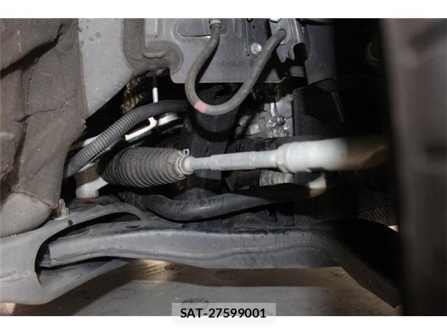 Toyota VOXY HYBRID 2022-04 7061358-19