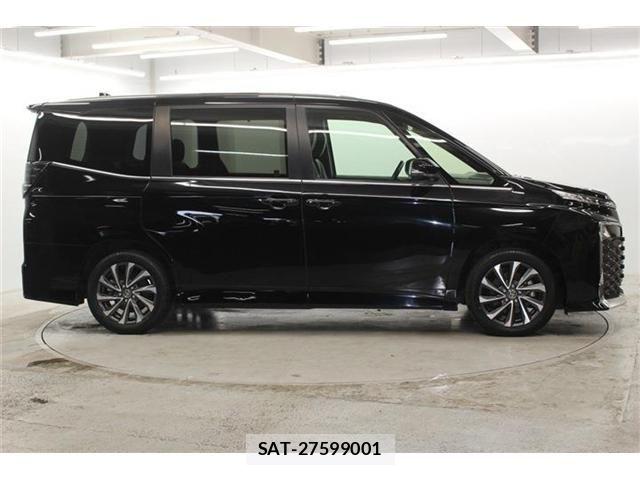 Toyota VOXY HYBRID 2022-04 7061358-3