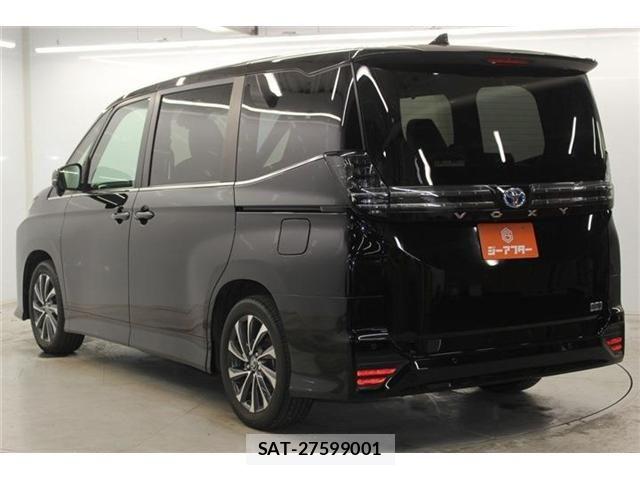 Toyota VOXY HYBRID 2022-04 7061358-6
