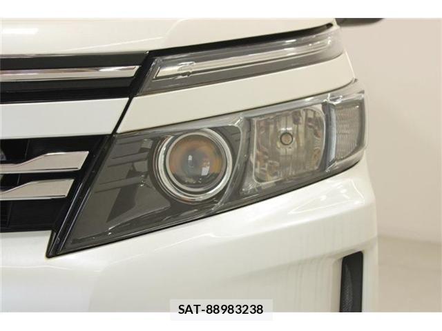 Toyota VOXY HYBRID 2014-06 7061367-14