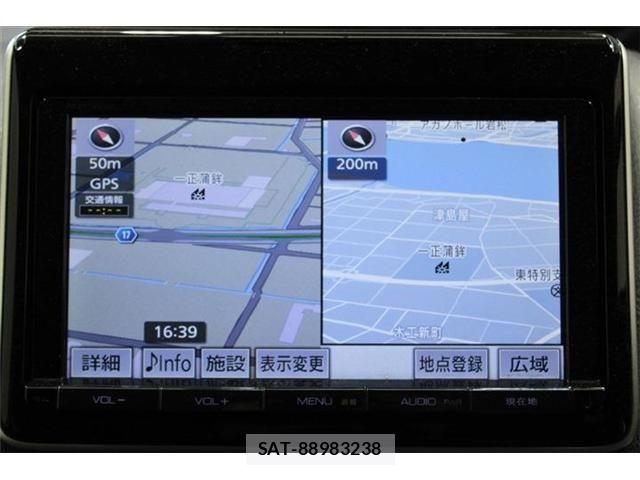 Toyota VOXY HYBRID 2014-06 7061367-1