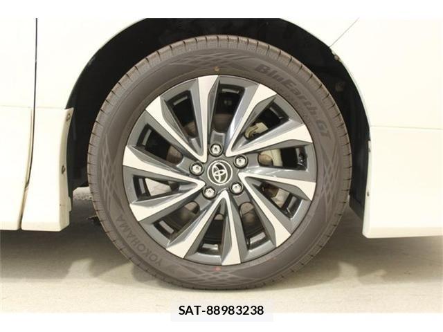 Toyota VOXY HYBRID 2014-06 7061367-21