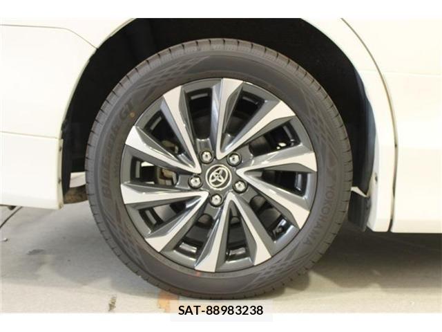 Toyota VOXY HYBRID 2014-06 7061367-22