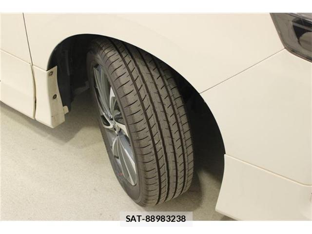 Toyota VOXY HYBRID 2014-06 7061367-27