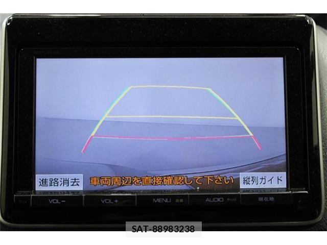 Toyota VOXY HYBRID 2014-06 7061367-2