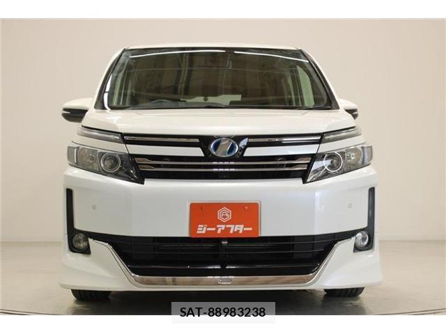Toyota VOXY HYBRID 2014-06 7061367-6