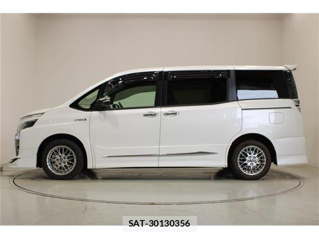 Toyota VOXY HYBRID 2018-05 7061361-9