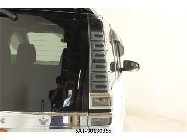 Toyota VOXY HYBRID 2018-05 7061361-18