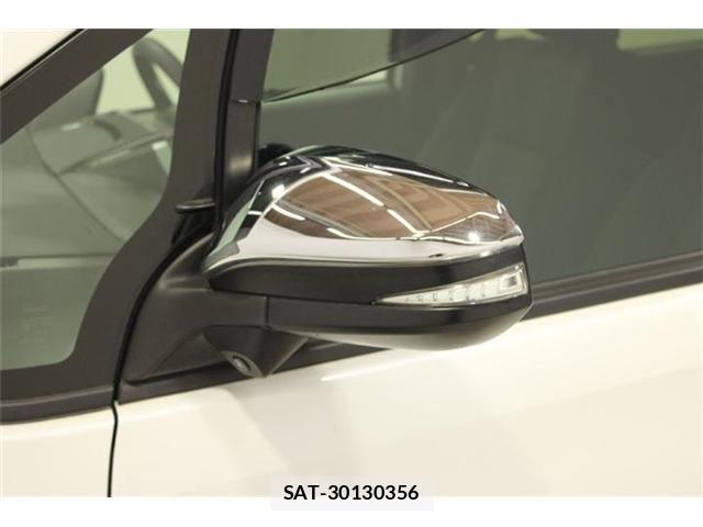 Toyota VOXY HYBRID 2018-05 7061361-20