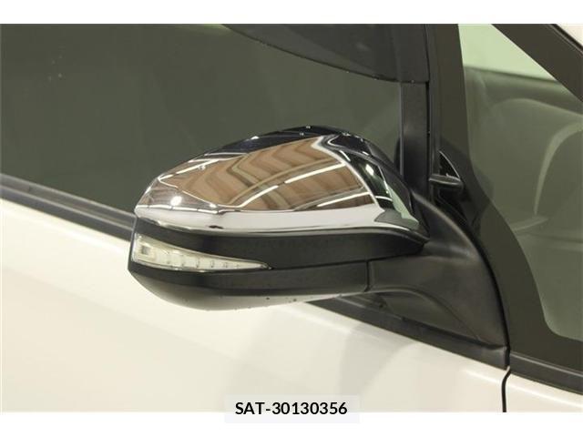 Toyota VOXY HYBRID 2018-05 7061361-21