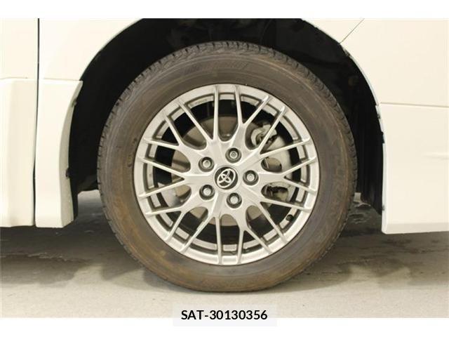 Toyota VOXY HYBRID 2018-05 7061361-22