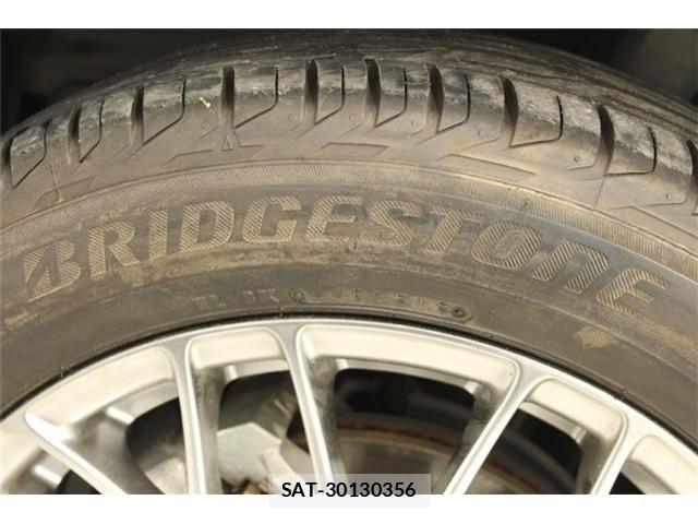 Toyota VOXY HYBRID 2018-05 7061361-26