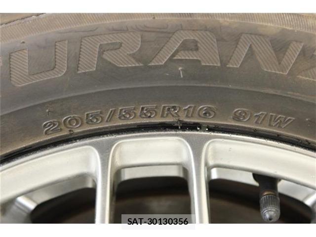 Toyota VOXY HYBRID 2018-05 7061361-27