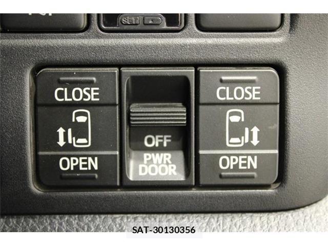 Toyota VOXY HYBRID 2018-05 7061361-4