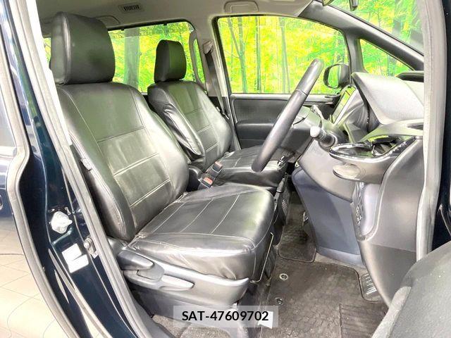 Toyota VOXY HYBRID 2015-01 7061371-9