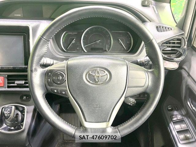 Toyota VOXY HYBRID 2015-01 7061371-13