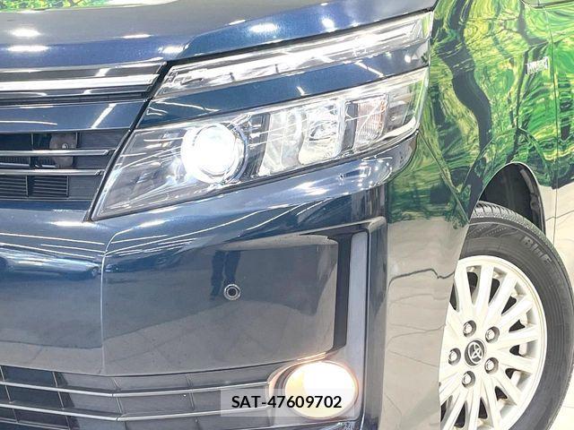 Toyota VOXY HYBRID 2015-01 7061371-14