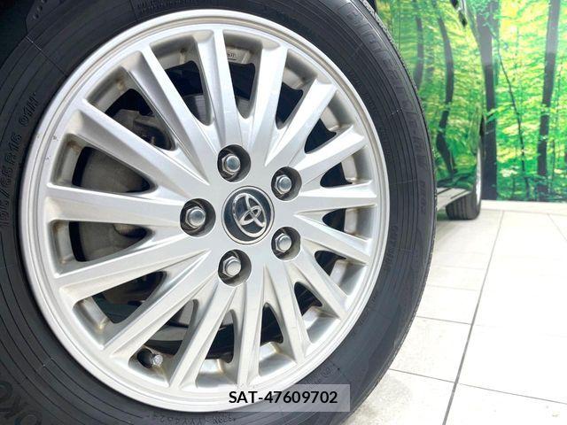 Toyota VOXY HYBRID 2015-01 7061371-15