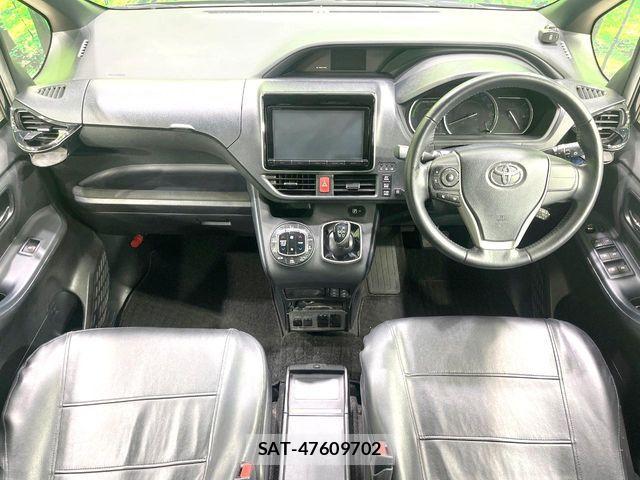 Toyota VOXY HYBRID 2015-01 7061371-1