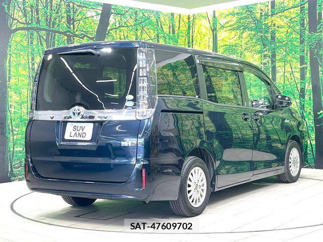 Toyota VOXY HYBRID 2015-01 7061371-19