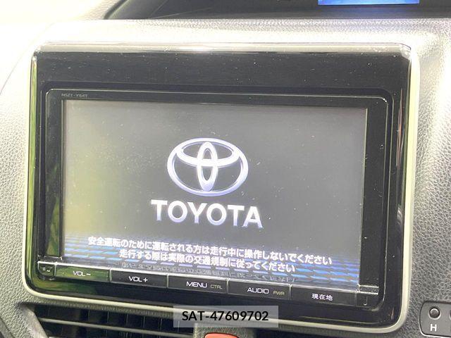 Toyota VOXY HYBRID 2015-01 7061371-2