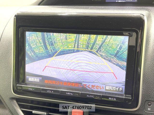 Toyota VOXY HYBRID 2015-01 7061371-3