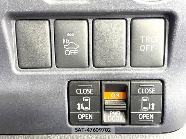 Toyota VOXY HYBRID 2015-01 7061371-4