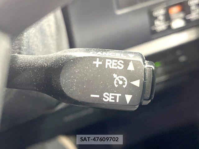 Toyota VOXY HYBRID 2015-01 7061371-5